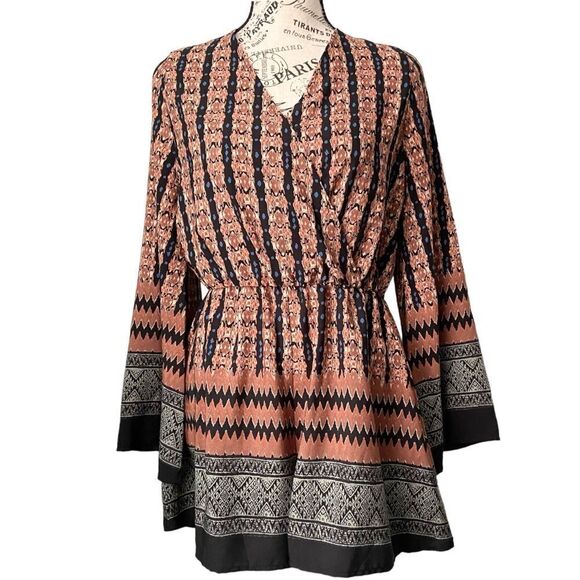 Fab'rik Aztec/Tribal Print V-Neck Long Sleeve Romper in Size Small - Picture 1 of 12